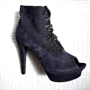 Dark Purple/Plum Suede Lace Up Peep Toe Platform Ankle Booties Size 9 Vero Cuoio